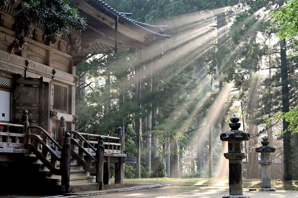 Un bâtiment en bois au Japon.